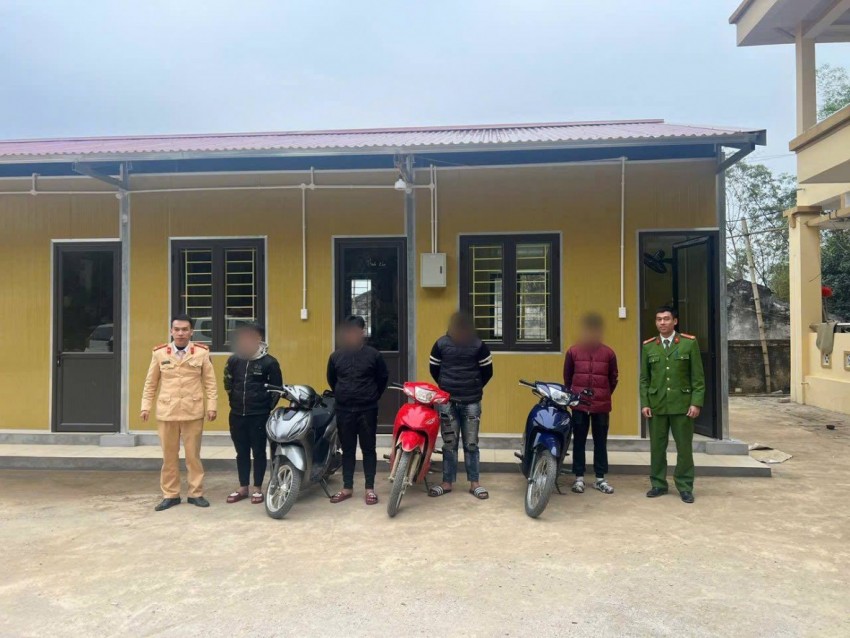 Xử lý nhóm thanh thiếu niên điều khiển xe mô tô “bốc đầu”, lạng lách trên đường