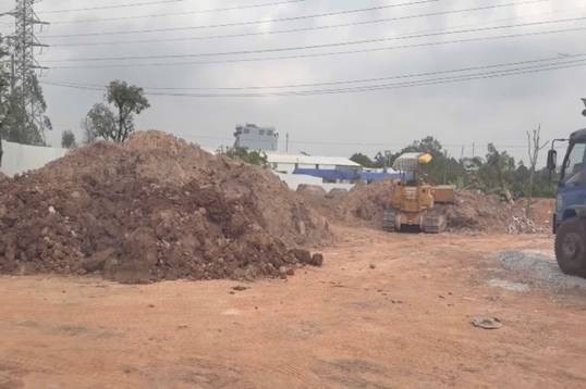 Phú Thọ: Phát hiện hộ kinh doanh đổ, tập kết trái phép hơn 133 tấn chất thải xây dựng, gây ô nhiễm môi trường