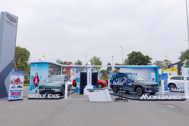 &lsquo;Kh&ocirc;ng gian trưng b&agrave;y của Geely tại Triển l&atilde;m Phương tiện Di chuyển Việt Nam 2025. &nbsp;