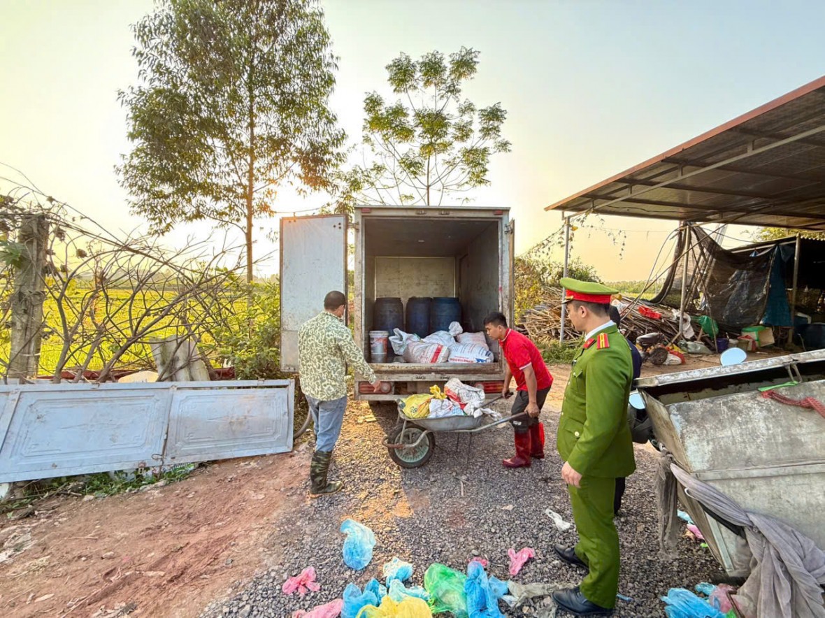 Phát hiện hơn 01 tấn sản phẩm động vật không rõ nguồn gốc tại Bắc