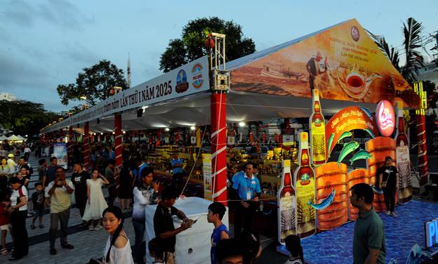 TỔ CHỨC FESTIVAL NƯỚC MẮM PHÚ QUỐC TÔN VINH NGHỀ TRUYỀN THỐNG TRĂM NĂM