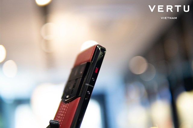 Vertu Agent Q là sự kết hợp tinh tế giữa nghệ thuật chế tác thủ công truyền thống và công nghệ hiện đại.  