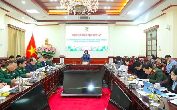 Đồng chí Đặng Hoàng Oanh, Thứ trưởng Bộ Tư pháp chủ trì phiên họp Hội đồng thẩm định độc lập Hồ sơ dự thảo Nghị quyết của Chính phủ về tổ chức và hoạt động của Ban Chỉ huy quân sự xã, phường, đặc khu.