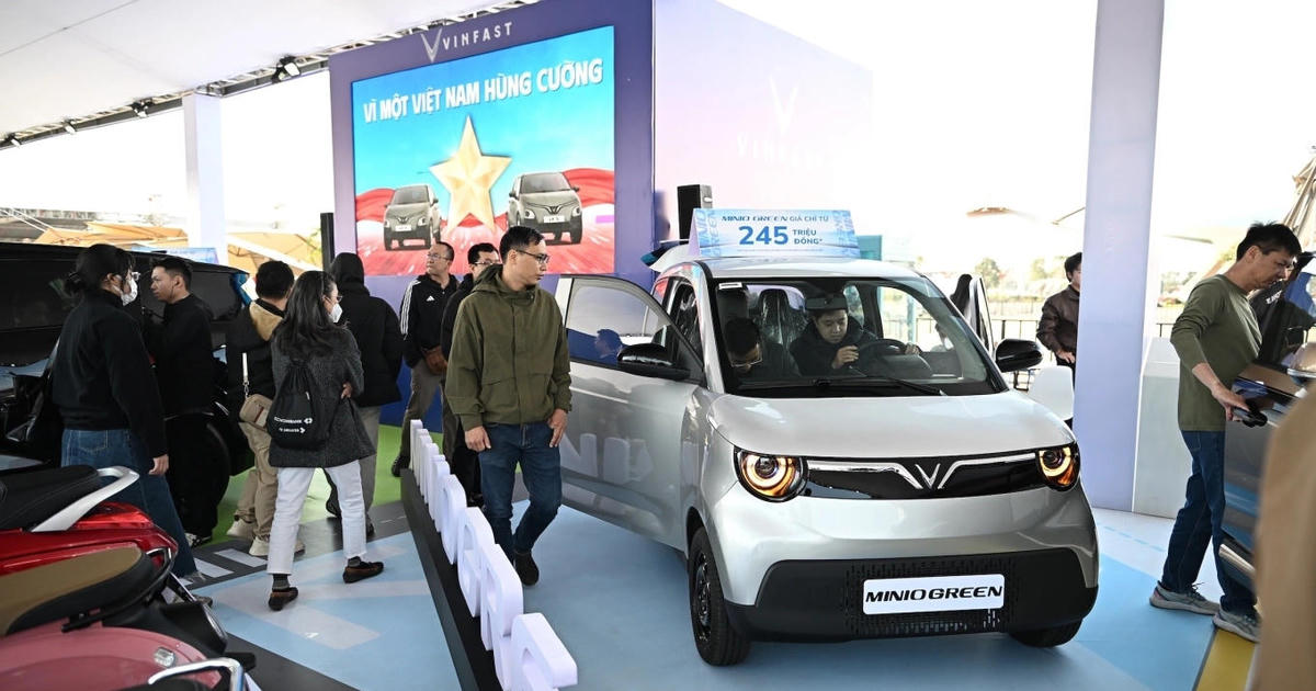 Cục diện thị trường ô tô 2025: Xe điện và xe gầm cao thống trị, VinFast xác lập vị thế dẫn đầu