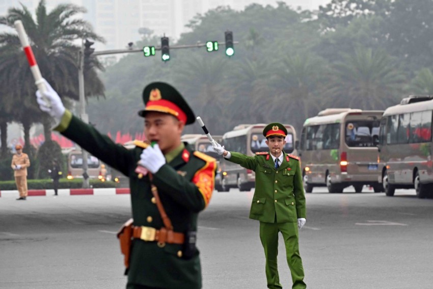 Tham dự Đại hội có 1.586 đại biểu, đại diện cho các đảng bộ trực thuộc Trung ương, các đảng bộ trong khối cơ quan Trung ương, lực lượng vũ trang và đảng bộ ngoài nước...