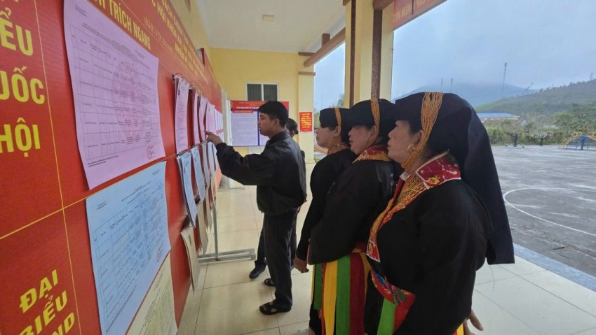 Cử tri cả nước háo hức đi bầu cử đại biểu Quốc hội và Hội đồng nhân dân ngày 15/3