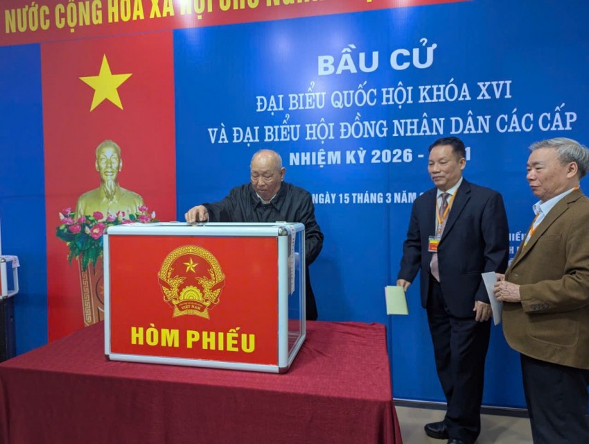 Cử tri cả nước háo hức đi bầu cử đại biểu Quốc hội và Hội đồng nhân dân ngày 15/3