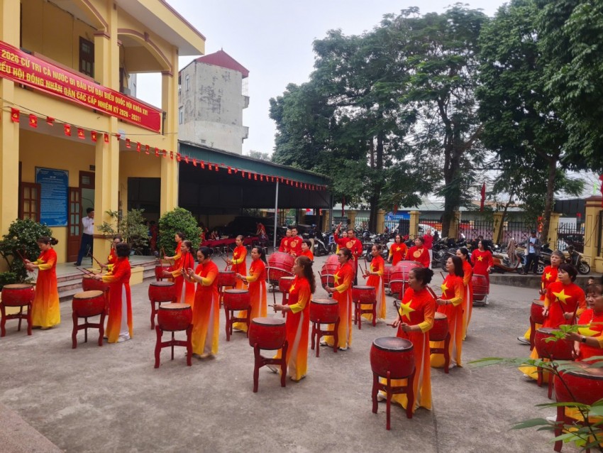 Cử tri cả nước háo hức đi bầu cử đại biểu Quốc hội và Hội đồng nhân dân ngày 15/3