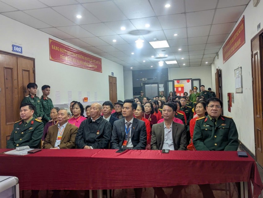 Rộn ràng điểm bỏ phiếu số 11 phường Thanh Liệt: Cử tri nô nức đi bầu từ sáng sớm Rộn ràng điểm bỏ phiếu số 11 phường Thanh Liệt: Cử tri nô nức đi bầu từ sáng sớm