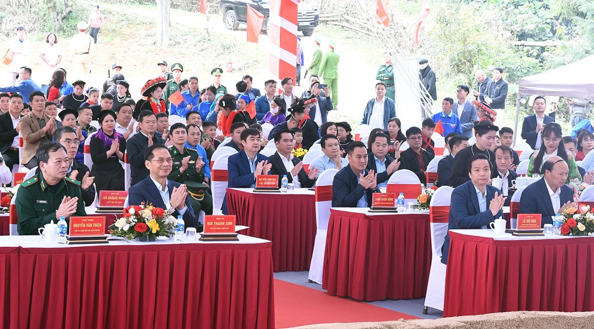 Phó Thủ tướng Bùi Thanh Sơn dự lễ khởi công Trường phổ thông nội trú liên cấp Xuân Trường tại Cao Bằng