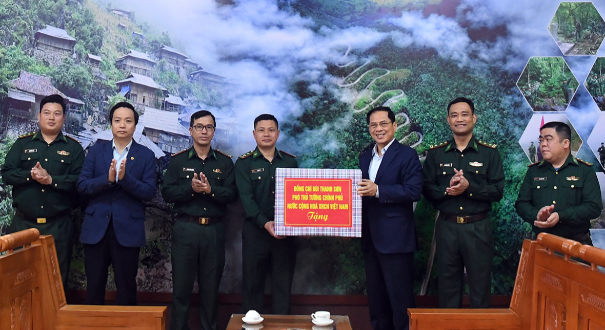 Phó Thủ tướng Bùi Thanh Sơn dự lễ khởi công Trường phổ thông nội trú liên cấp Xuân Trường tại Cao Bằng