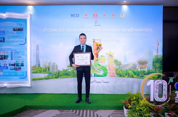 Ảnh: &Ocirc;ng Nguyễn Th&agrave;nh Đạt &ndash; Gi&aacute;m Đốc Truyền Th&ocirc;ng Herbalife Việt Nam tại sự kiện trao giải &nbsp;