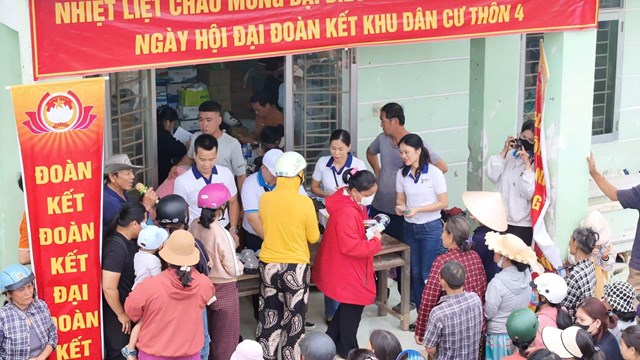 CLB CEO 1983 - Hành trình lan tỏa yêu thương đến đồng bào vùng lũ Khánh Hòa - Ảnh 2