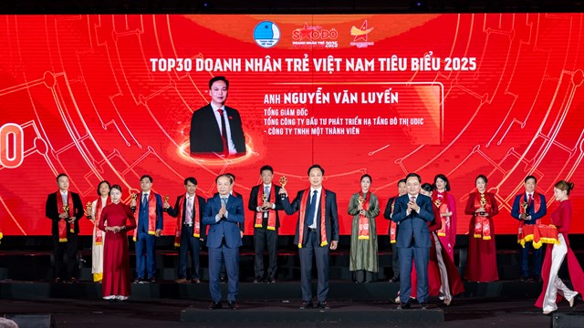 &Ocirc;ng Nguyễn Văn Luyến &ndash; Tổng gi&aacute;m đốc Tổng c&ocirc;ng ty UDIC được vinh danhDoanh nh&acirc;n trẻ ti&ecirc;u biểu năm 2025.
