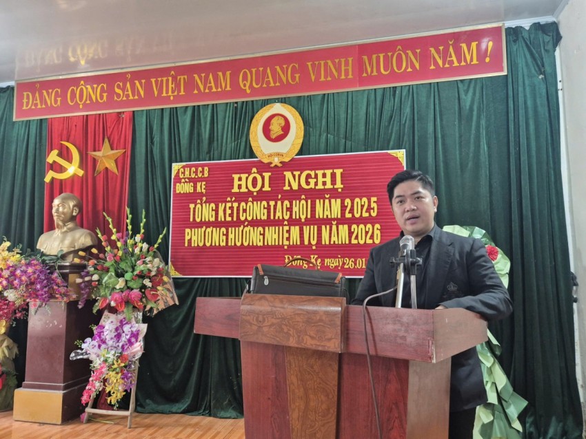 Ông Phạm Thế Anh, Giám đốc Công ty cổ phần Công nghệ HeyU Việt Nam phát biểu tại buổi trao quà.