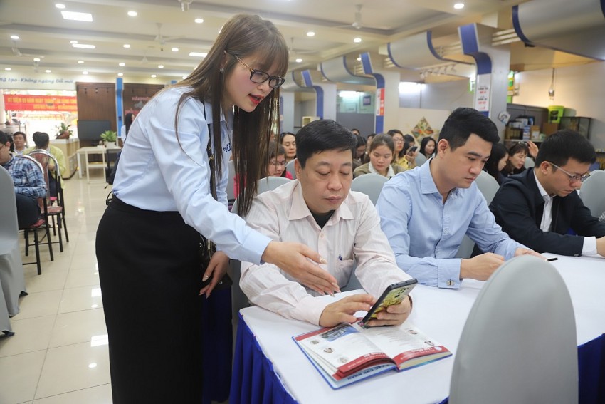 Luật Viên chức năm 2025 quy định rõ 3 nhóm đối tượng không được đăng ký dự tuyển viên chức tại Khoản 3 Điều 19.