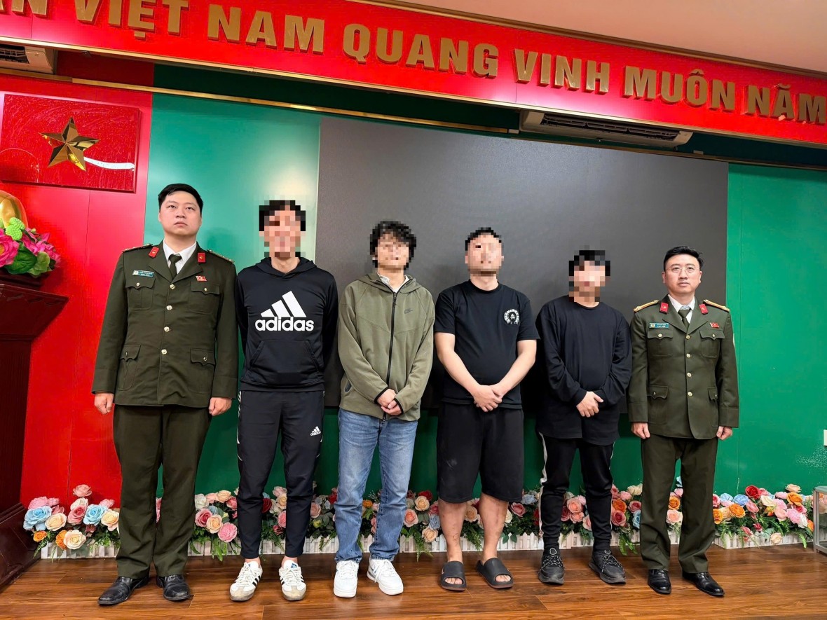 Phát hiện ổ nhóm giả danh Cảnh sát Nhật Bản hoạt động lừa đảo tại Hà Nội Phát hiện ổ nhóm giả danh Cảnh sát Nhật Bản hoạt động lừa đảo tại Hà Nội