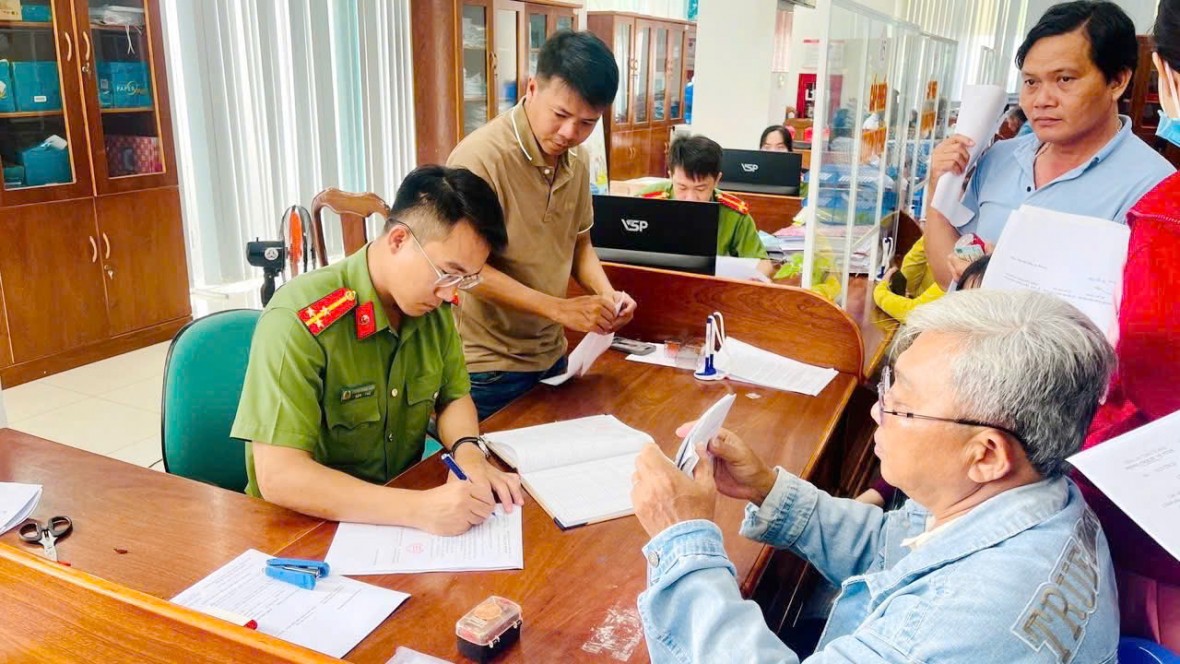 Hiệu quả công tác quản lý lý lịch tư pháp tại Cà Mau sau gần một năm chuyển giao thực hiện Hiệu quả công tác quản lý lý lịch tư pháp tại Cà Mau sau gần một năm chuyển giao thực hiện