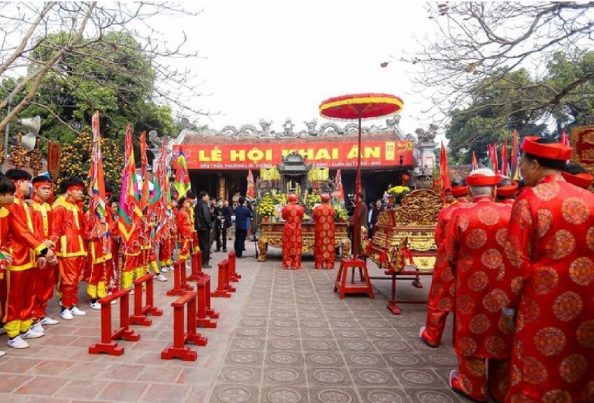 Những lễ hội đặc sắc hút khách du xuân trong những ngày đầu năm mới Những lễ hội đặc sắc hút khách du xuân trong những ngày đầu năm mới