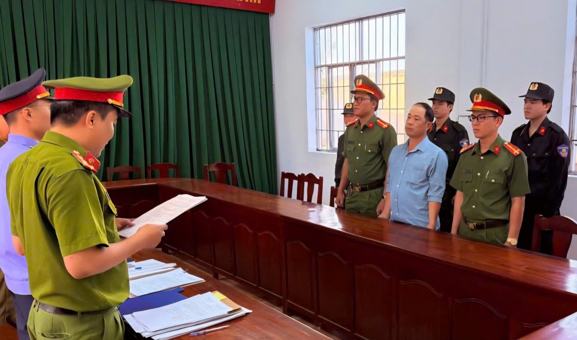 An Giang: Bắt nhóm đối tượng lừa đảo làm giả giấy tờ đất tại đặc khu Phú Quốc An Giang: Bắt nhóm đối tượng lừa đảo làm giả giấy tờ đất tại đặc khu Phú Quốc