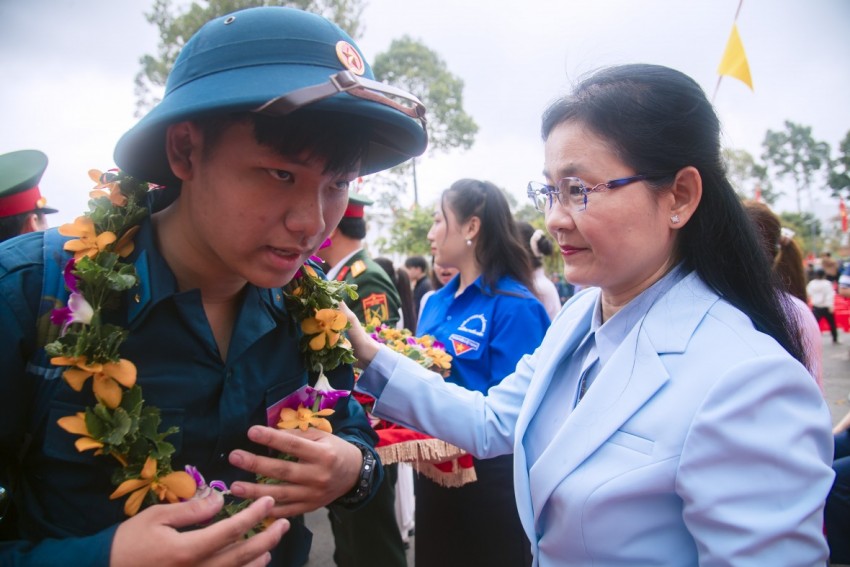 Lễ tòng quân tại Đồng Nai: Ngọn lửa trách nhiệm lan tỏa từ địa phương đến cả nước Lễ tòng quân tại Đồng Nai: Ngọn lửa trách nhiệm lan tỏa từ địa phương đến cả nước