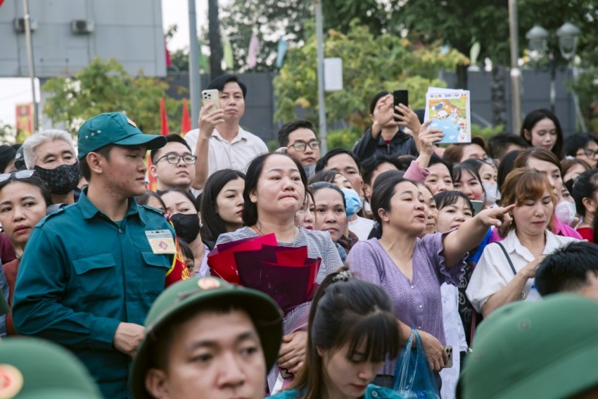 Lễ tòng quân tại Đồng Nai: Ngọn lửa trách nhiệm lan tỏa từ địa phương đến cả nước Lễ tòng quân tại Đồng Nai: Ngọn lửa trách nhiệm lan tỏa từ địa phương đến cả nước