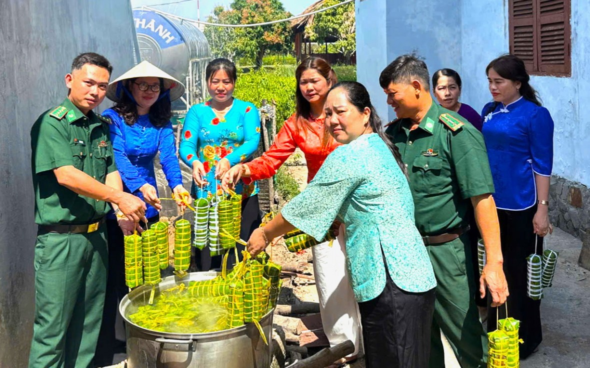 Xuân nơi đầu sóng: Ấm áp tình quân – dân trên tuyến đầu biên giới biển Cà Mau
