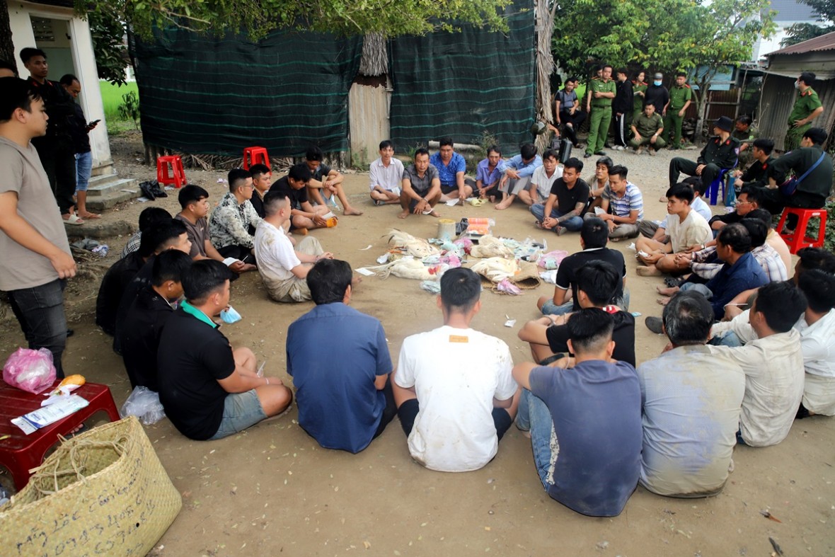 Tây Ninh: Bắt quả tang hàng chục đối tượng “sát phạt” nhau tại sới gà Tây Ninh: Bắt quả tang hàng chục đối tượng “sát phạt” nhau tại sới gà