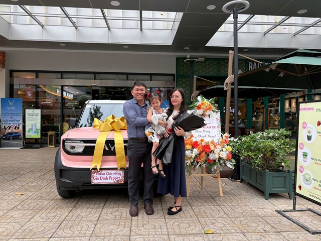 D&ugrave; ban đầu định mua VF 3 cho vợ sử dụng, anh L&ecirc; Vũ Minh Sang (TP.HCM) lại bất ngờ trở th&agrave;nh người sử dụng thường xuy&ecirc;n. &nbsp;