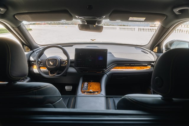 Vinfast bàn giao lô xe Lạc Hồng - Đưa đón nguyên thủ quốc tế tại đại lễ kỷ niệm 80 năm Quốc khánh - Ảnh 5 Vinfast bàn giao lô xe Lạc Hồng - Đưa đón nguyên thủ quốc tế tại đại lễ kỷ niệm 80 năm Quốc khánh - Ảnh 5