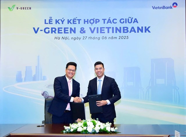 V-Green và VietinBank ký kết hợp tác, đồng hành phát triển hạ tầng trạm sạc ô tô điện Vinfast - Ảnh 1
