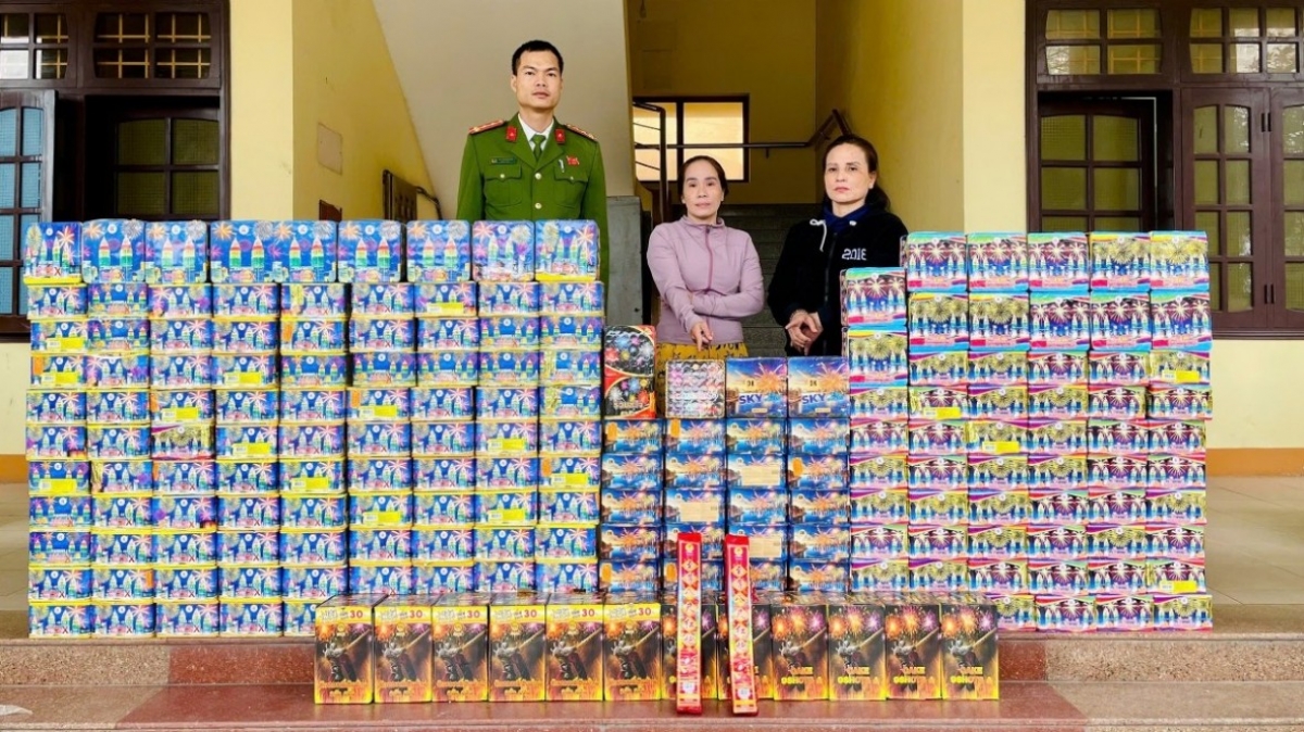 Mua bán hơn 3 tạ pháo nổ, 2 phụ nữ tại Quảng Trị bị bắt