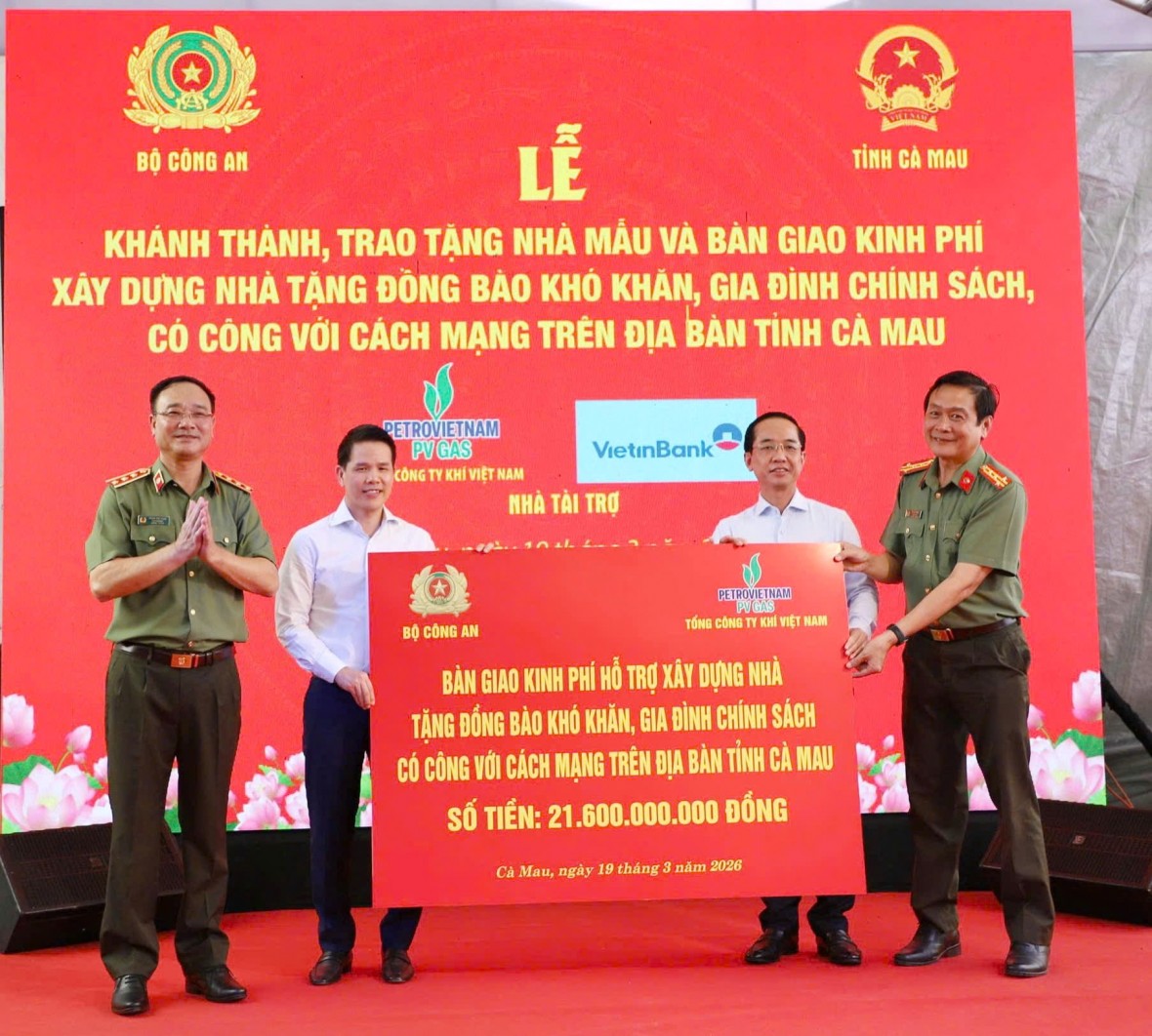 Bộ Công an bàn giao kinh phí xây dựng 500 căn nhà cho đồng bào tỉnh Cà Mau