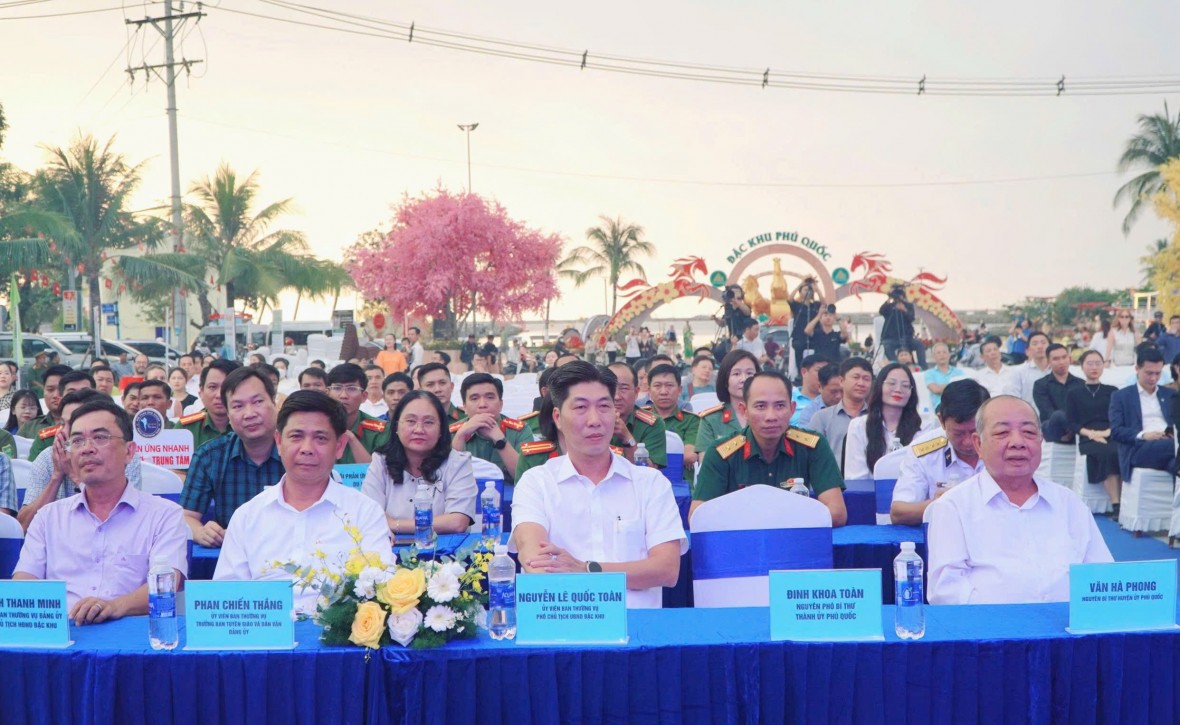 Ra mắt Đội phản ứng nhanh du lịch, bảo vệ du khách tại Đặc khu Phú Quốc Ra mắt Đội phản ứng nhanh du lịch, bảo vệ du khách tại Đặc khu Phú Quốc