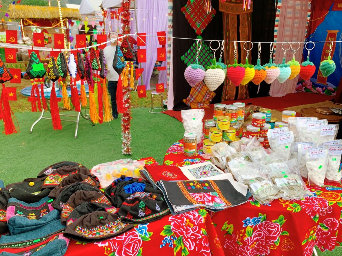 Đặc sắc lễ hội Lồng tồng Ba Bể Đặc sắc lễ hội Lồng tồng Ba Bể