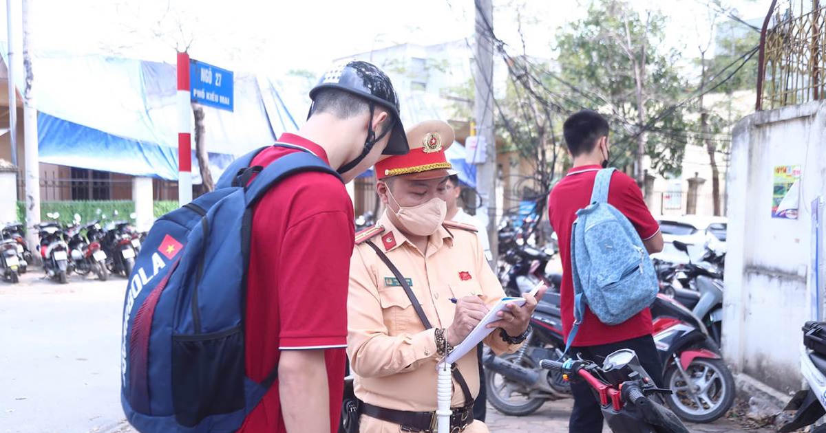 Công an TP Hà Nội xử lý hơn 1.100 học sinh vi phạm giao thông trong tháng 3/2026