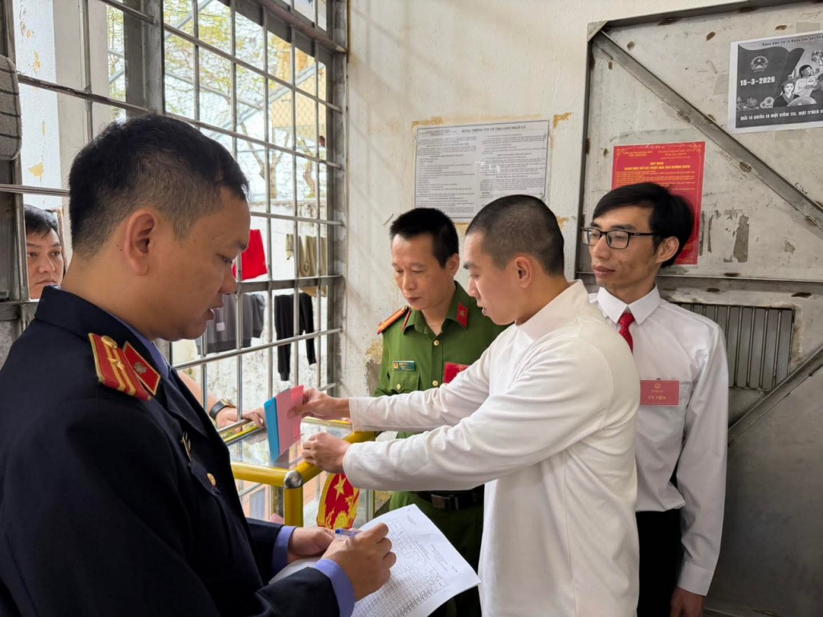 Bảo đảm quyền bầu cử cho cử tri đặc biệt tại Phân trại tạm giam Móng Cái