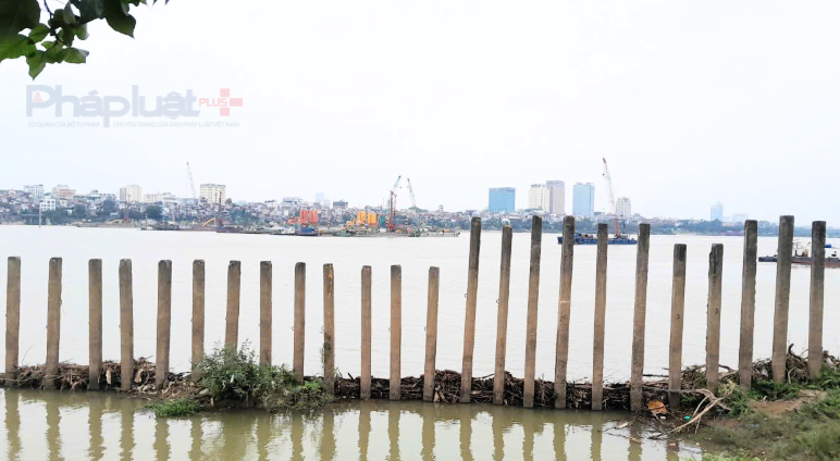 Cầu Trần Hưng Đạo gần 17.000 tỷ đồng bắc qua sông Hồng sau gần 3 tháng thi công Cầu Trần Hưng Đạo gần 17.000 tỷ đồng bắc qua sông Hồng sau gần 3 tháng thi công