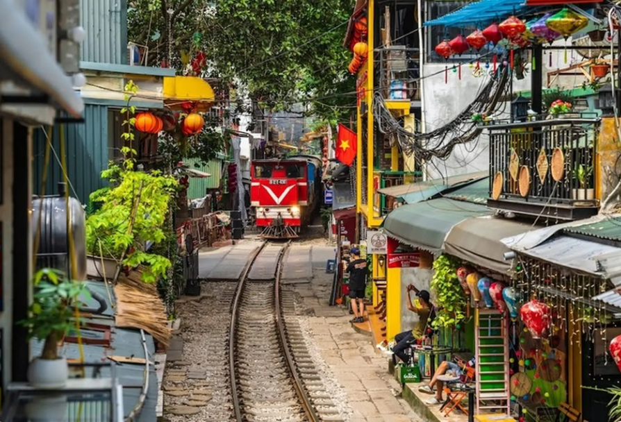 Đề nghị dừng chạy tàu qua phố cà phê đường tàu Hà Nội