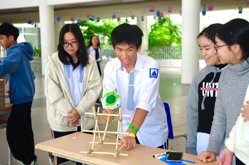 HỌC SINH HÀ NỘI TÍCH CỰC LAN TỎA LỐI SỐNG XANH TRONG MÔI TRƯỜNG HỌC ĐƯỜNG