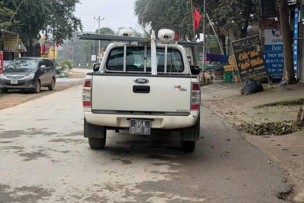 Xử phạt hơn 38 triệu đồng đối với xe biển xanh chở hàng cồng kềnh