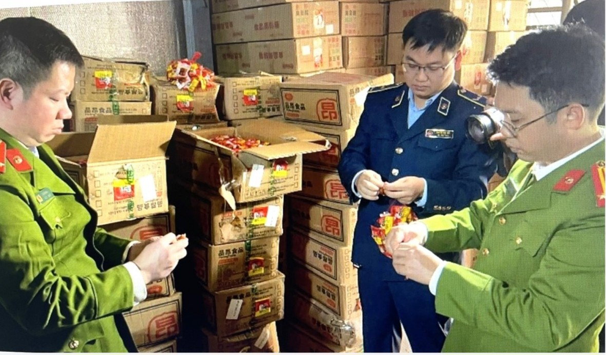 Ban Chỉ đạo 389 quốc gia cho biết Bắt giữ, xử lý 657 vụ buôn bán, vận chuyển hàng cấm, hàng lậu trong tháng 11/2025 Ban Chỉ đạo 389 quốc gia cho biết Bắt giữ, xử lý 657 vụ buôn bán, vận chuyển hàng cấm, hàng lậu trong tháng 11/2025