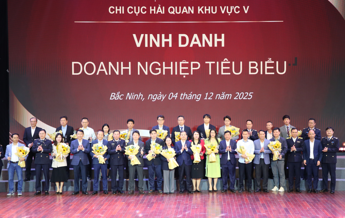 Chi cục Hải quan khu vực V: Kim ngạch xuất nhập khẩu vượt mốc 200 tỷ USD Chi cục Hải quan khu vực V: Kim ngạch xuất nhập khẩu vượt mốc 200 tỷ USD