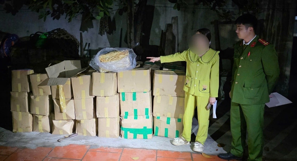 Tạm giữ gần 1,7 tấn lòng lợn không rõ nguồn gốc tại Móng Cái