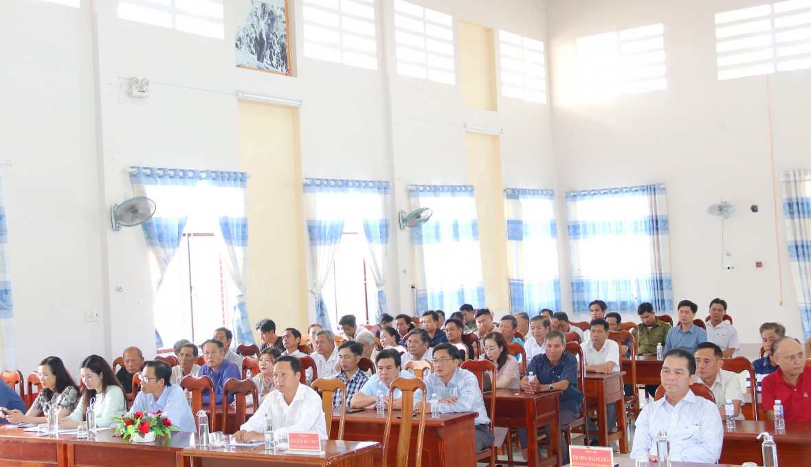 Ứng cử viên ĐBQH khóa XVI cam kết hành động vì sự phát triển của xã Phú Tân, Cà Mau Ứng cử viên ĐBQH khóa XVI cam kết hành động vì sự phát triển của xã Phú Tân, Cà Mau