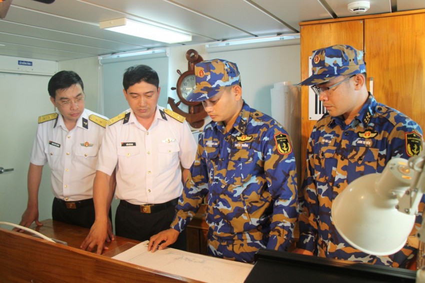 Những hình ảnh lá phiếu tại đặc khu Trường Sa, tỉnh Khánh Hoà Những hình ảnh lá phiếu tại đặc khu Trường Sa, tỉnh Khánh Hoà