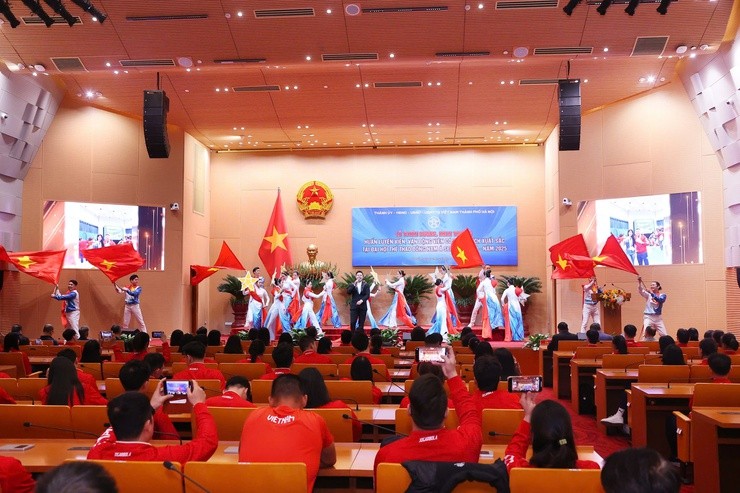 Hà Nội tuyên dương các vận động viên, huấn luyện viên đạt thành tích cao tại SEA Games 33 Hà Nội tuyên dương các vận động viên, huấn luyện viên đạt thành tích cao tại SEA Games 33