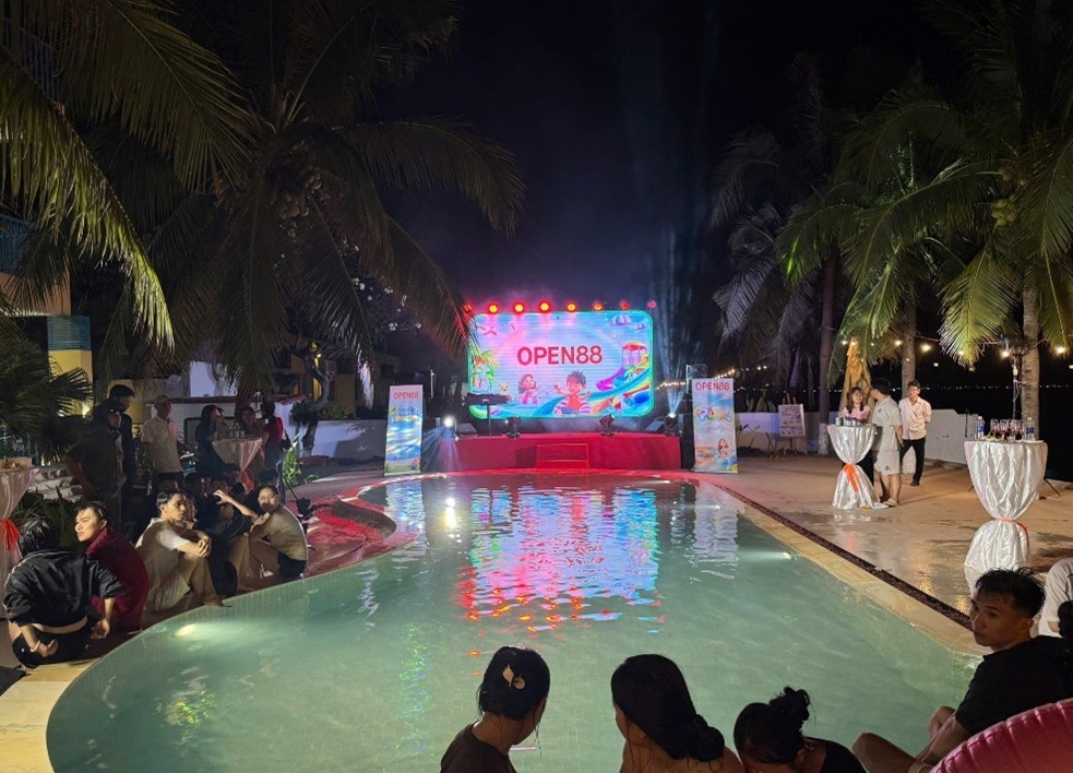 Triệt xóa một điểm đánh bạc dưới hình thức trò chơi điện tử tại Lâm Đồng, tạm giữ 20 người