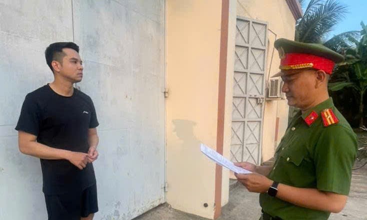 Bắt tạm giam đối tượng giết người bỏ trốn sau thời gian dài truy nã