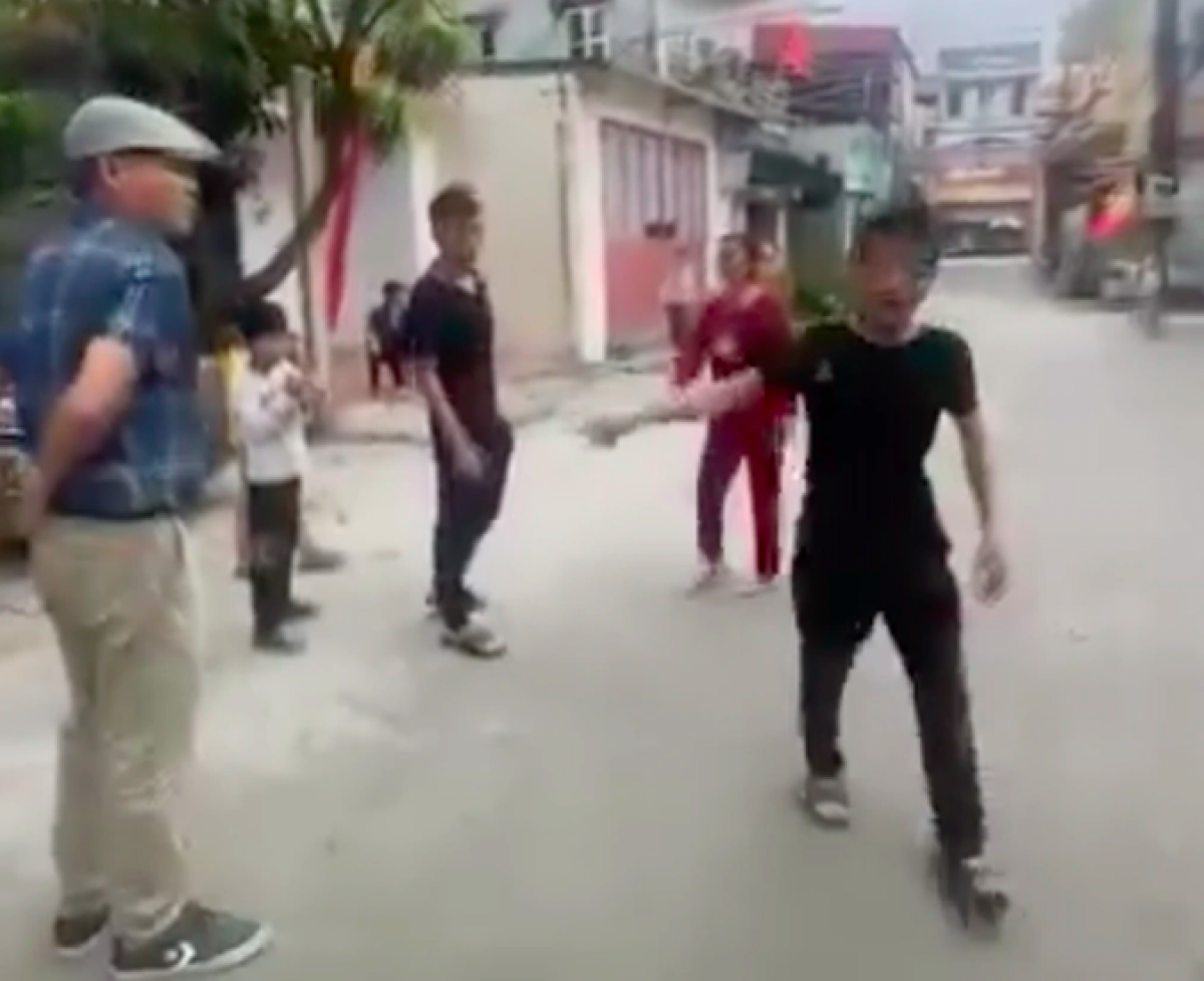 Công an vào cuộc vụ đòi thu tiền đỗ ô tô trước cổng chùa Gôi